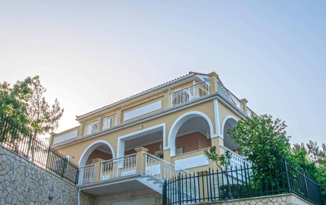 Andelica Vila Laganas